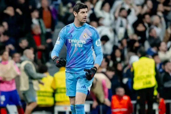 Florentino Pérez is already facing the dilemma of renewing Thibaut Courtois